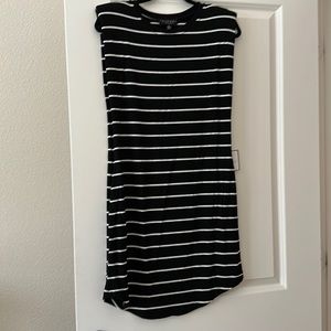 NWT Size xs Laundry dress with pockets